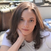 Reyna LaRiccia