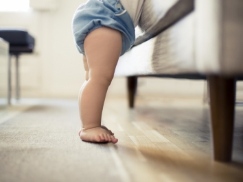 toddler and household dust